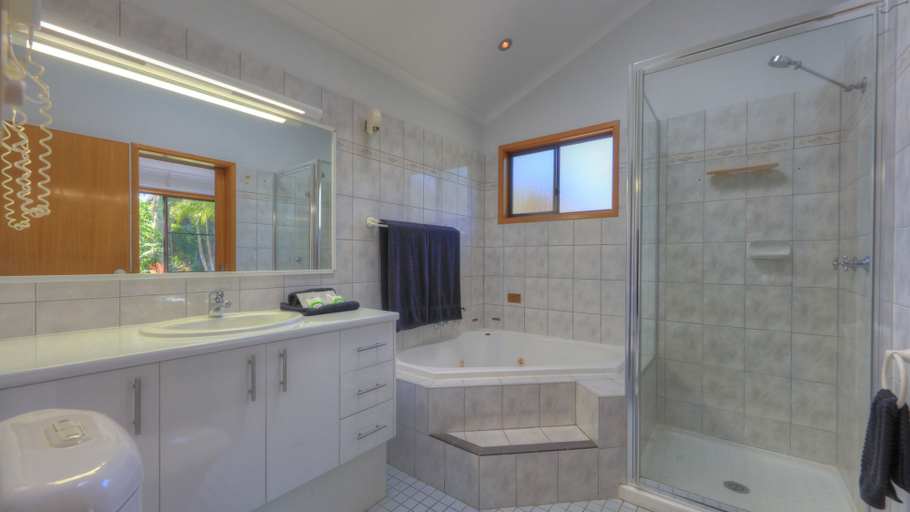 Bathroom 3, BIG4 Tasman Holiday Parks - South Mission Beach, Cardwell