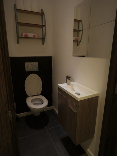 Bathroom 3, Villa Einstein Apartments, Antwerpen