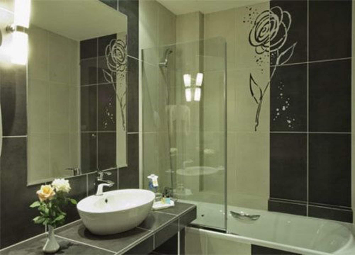 Bathroom 5, Eden Phoenix, El Kerma