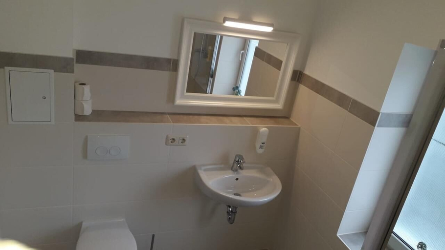 Bathroom 5, Pension Apostel, Nordwestmecklenburg