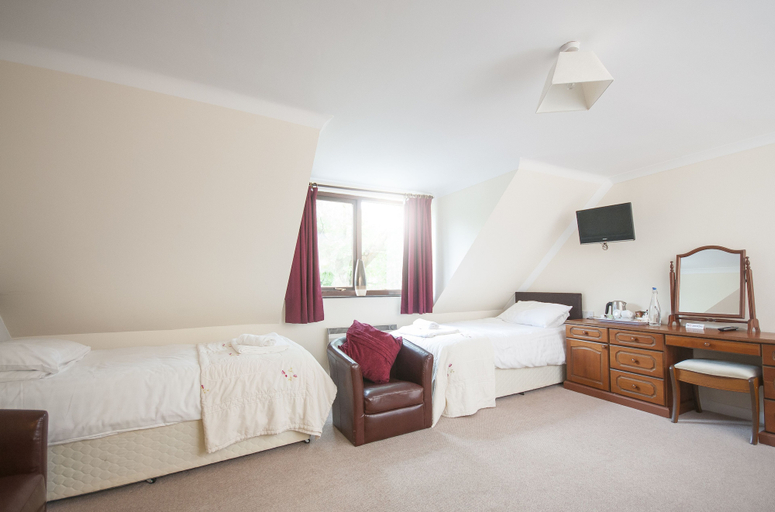 Bedroom 2, Trewern Arms, Pembrokeshire