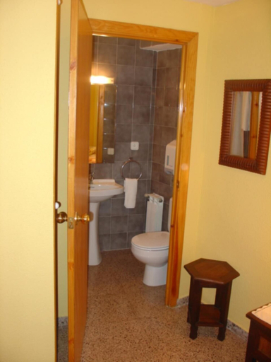 Bathroom 3, Hostal Restaurante Arasa, Tarragona
