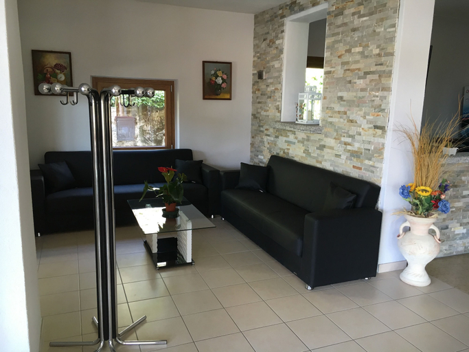 Others 5, Albergo Breglia, Como