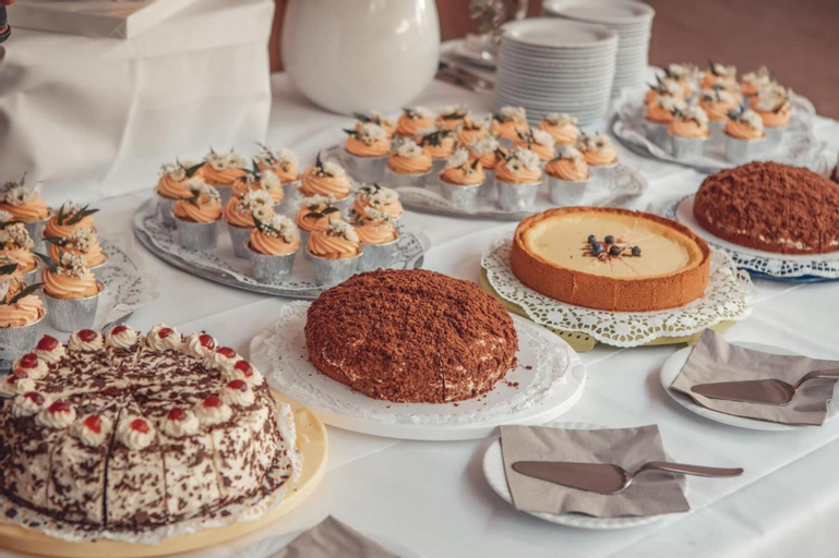 Food & Drinks 6