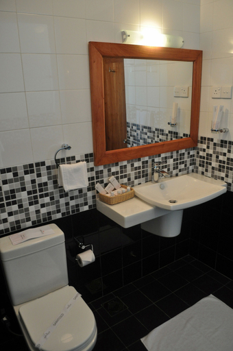 Bathroom 4, Amaara Sky Hotel, K.F.G. & G. Korale