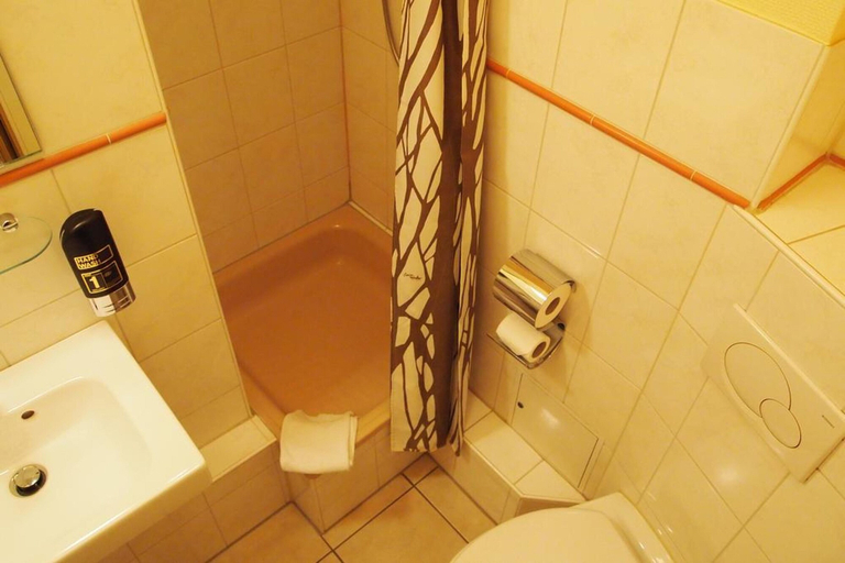 Bathroom 5, Hotel Imperial Hamburg, Hamburg