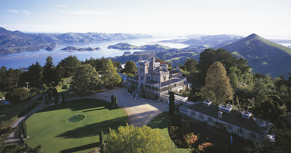 Exterior & Views