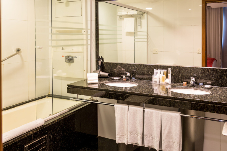 Bathroom 5, Wyndham Rio Barra, Rio de Janeiro