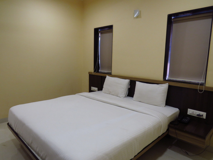 Bedroom 2, City Palace Resort, Pune