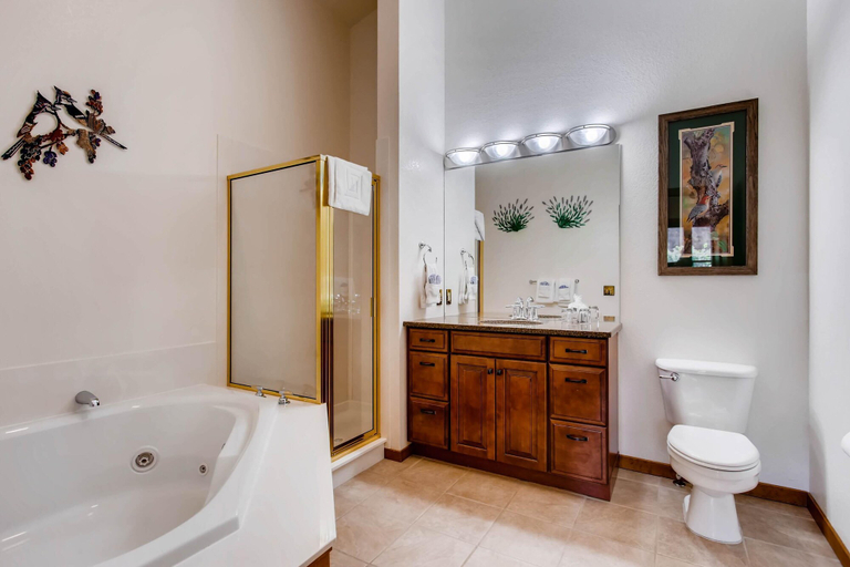 Bathroom, Black Canyon Inn Unit B4/5, Larimer