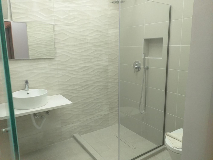 Bathroom 3, Labyrinth Hotel, Crete