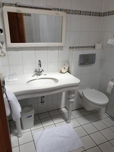 Bedroom 4, CB Hotel Becker, Mainz-Bingen