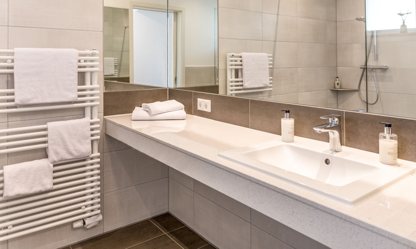 Bathroom 5, Waldhotel zum Bergsee Damme, Vechta