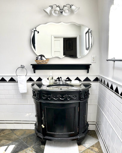 Bathroom 4, Frederick William House, Barnstable