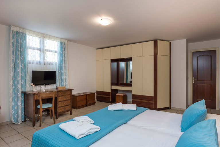 Bedroom 3, Iason Villas, Crete