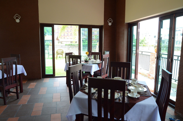 Food & Drinks 5, Saksiri Riverside Boutique Hotel, Vangvieng