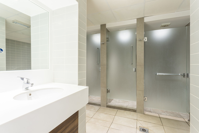 Bathroom 5, Doubletree by Hilton Cheltenham Park, Gloucestershire