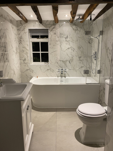 Bathroom 4, The Angel Inn, West Sussex