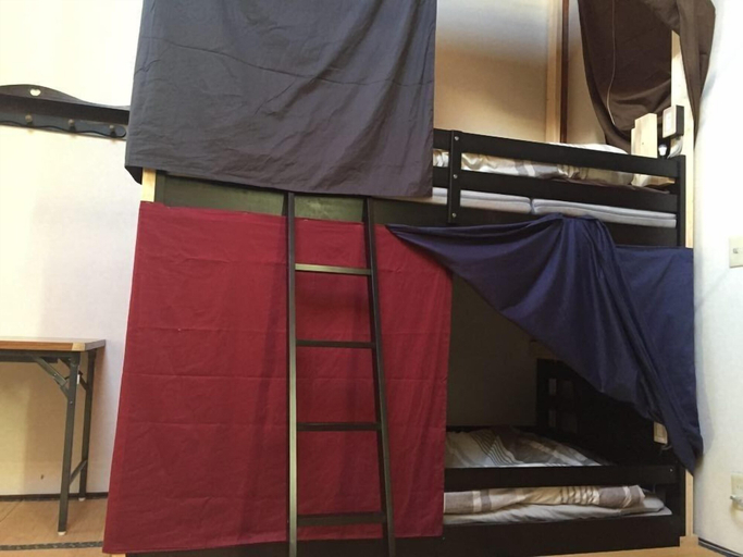 Bedroom 4, No Track - Hostel, Niseko