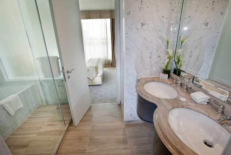 Bathroom 4, Dorsett Shepherds Bush, London