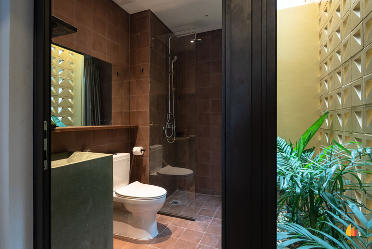 Bathroom 5, Deja vu house, Hạ Long