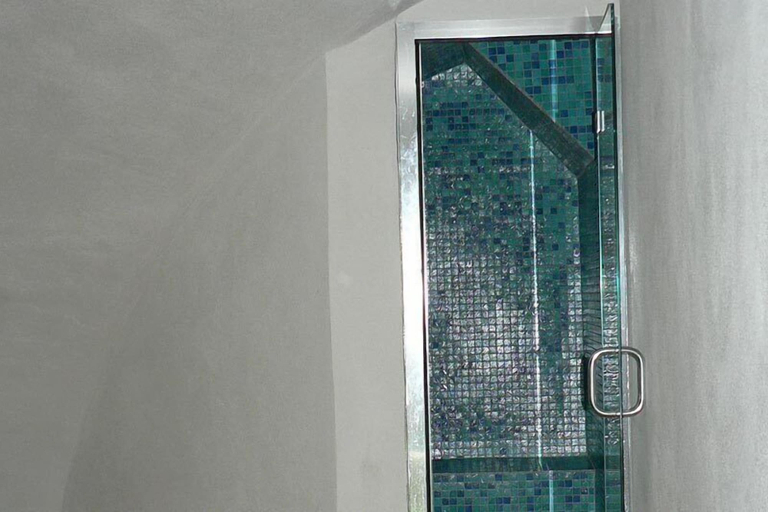 Bathroom, Le Moulinage, Ardèche