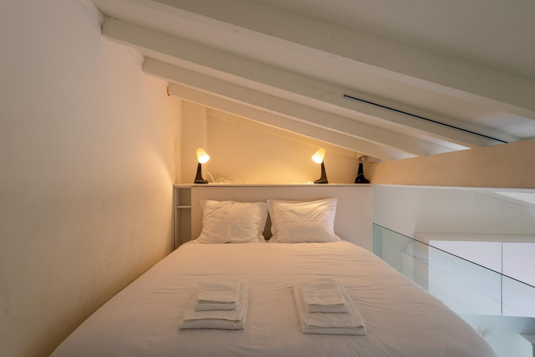 Bedroom 2, Mezzanine Stylish Apartment P by Vacationy, Porto