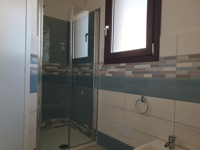 Bathroom 4, Caletta sul Mare, Nuoro