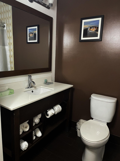 Bathroom 3, JFK Rockaways Inn, New York