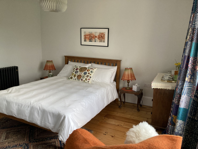 Bedroom 3, Frizenham Farmhouse B&B, Devon