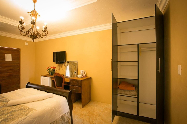 Bedroom 3, Kimberley Boutique Guest Lodge, Frances Baard