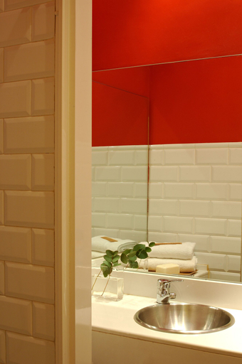 Bathroom 4, AinB Born-Via Laietana, Barcelona