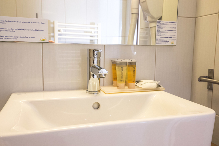 Bathroom 5, SOWELL HÔTELS Le Parc & SPA, Hautes-Alpes