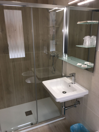 Bathroom 4, Hotel La Siesta, Venezia