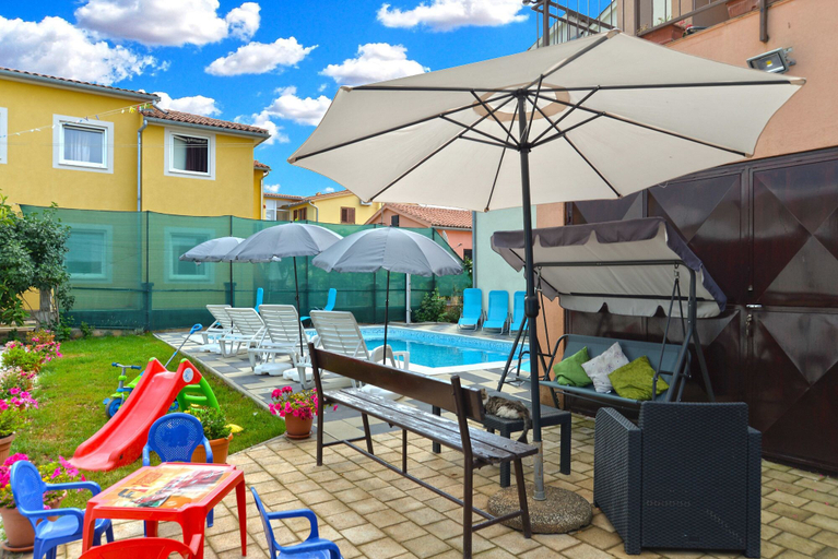 Others 4, Apartment 623, Fažana