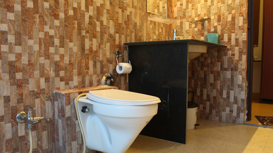 Bathroom 3, Nature's Sprout Wildmark Kanha Resort, Mandla