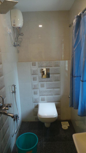 Bathroom 4, Dreamland Hotel, Mumbai City