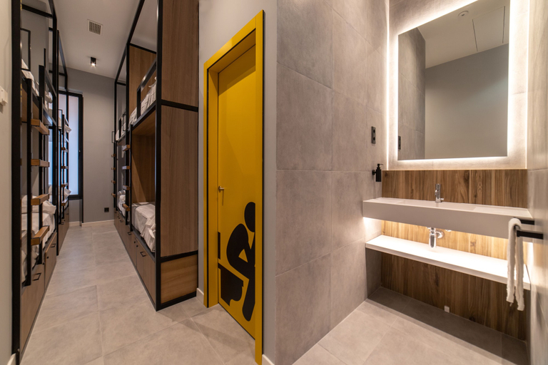 Bathroom 4, Petit Hostel La Latina - Adults Only, Madrid