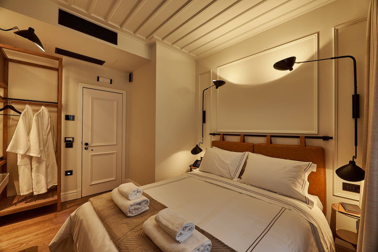 Bedroom 2, Regno di Morea, Peloponnese