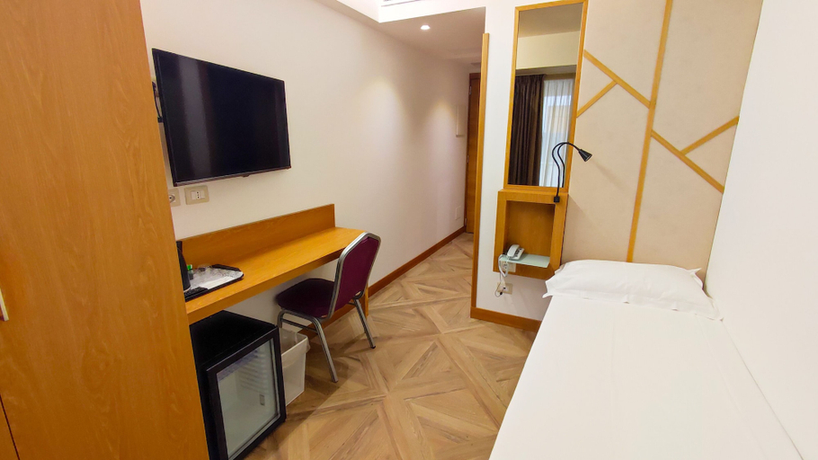 Bedroom 3, Catania Sea Palace Hotel, Catania