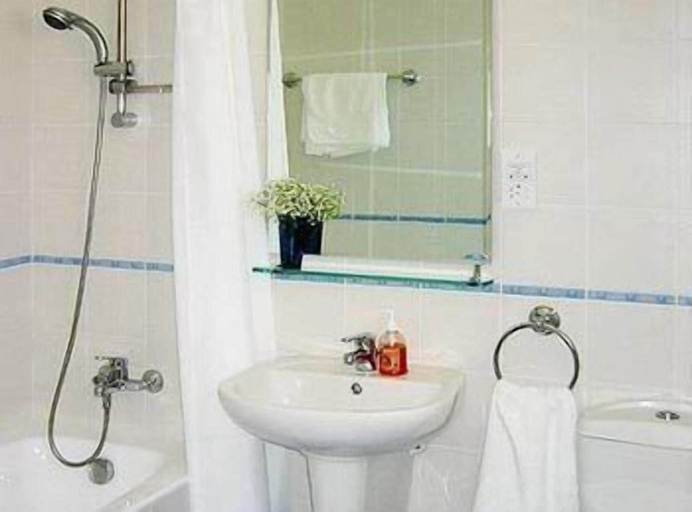 Bathroom 4, Aura Holiday Villas