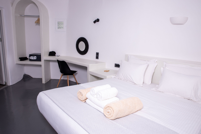 Bedroom 2, White Cave Villas, South Aegean