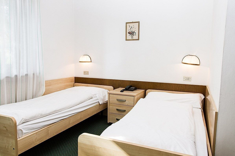 Bedroom 2, Hotel Panorama, Trento