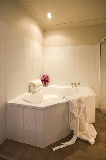 Bathroom 5, The Kimberley Grande Resort, Wyndham-East Kimberley