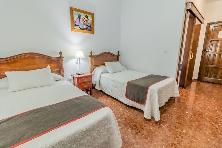 Bedroom 4, Hotel Las Errizas by Vivere Stays, Cádiz