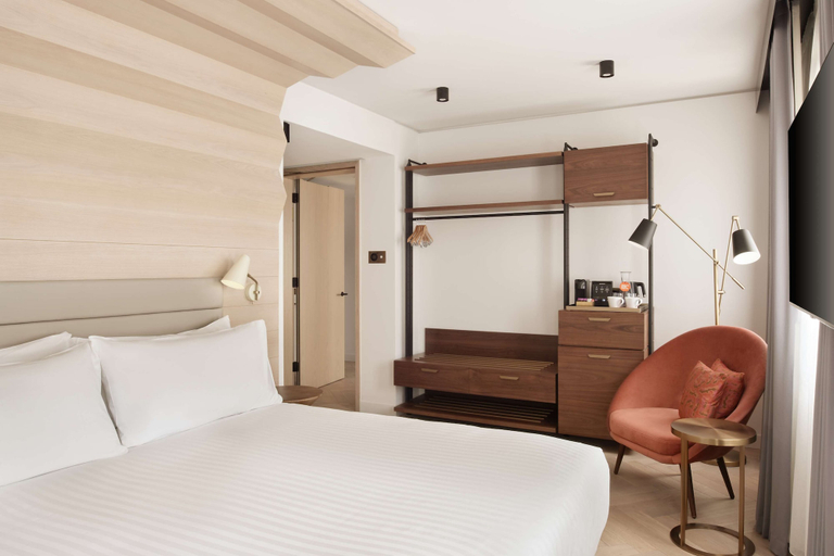 Bedroom 3, Canopy by Hilton London City, London