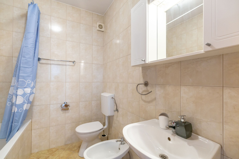 Bathroom 4, Hedera Estate, Hedera A46, Dubrovnik