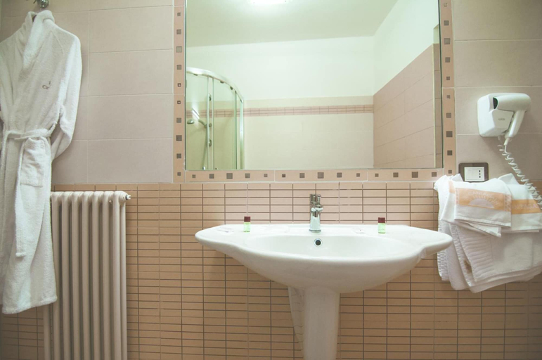 Bathroom 4, Il Cantagalli, Catanzaro