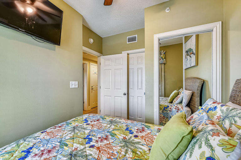 Bedroom 3, Majestic Beach Resort by Book That Condo, Bay