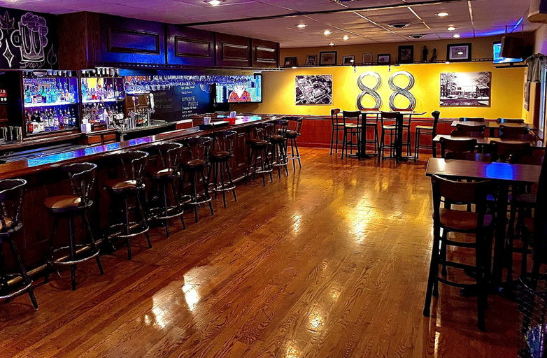 Food & Drinks 5, Bicentennial Inn, Upshur